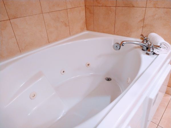 Jetted Tub Replacement in Louisville