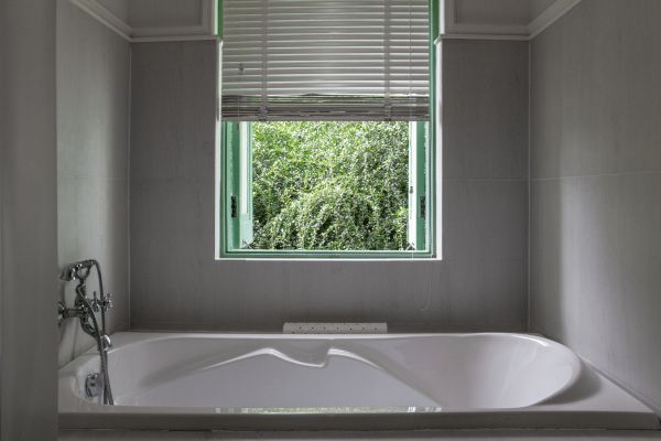 Fiberglass Tub Installation in Louisville